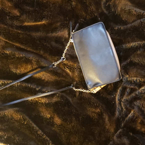 A Satchel - Picture 5 of 8